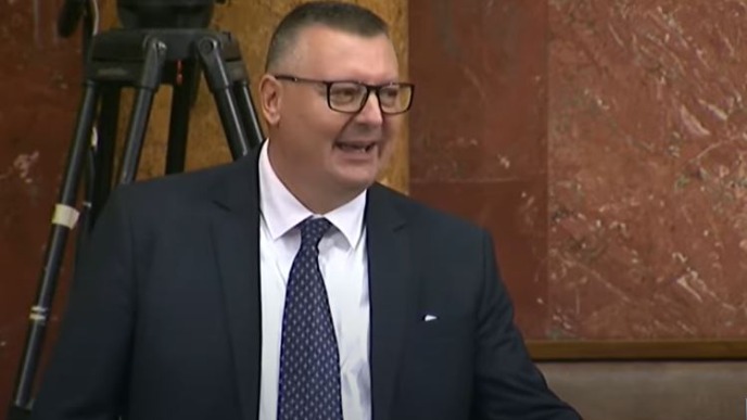 Povući predlog o udžbenicima